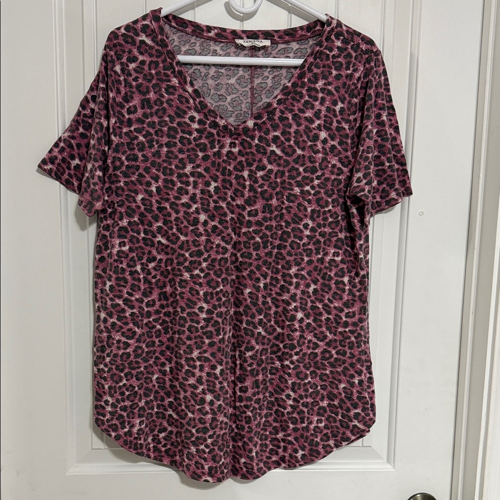 Zenana Outfitters Pink Leopard V-Neck Short Sleeve Top